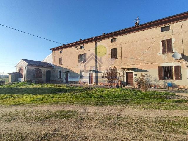 Rustico in vendita a Vescovato, Lombardia