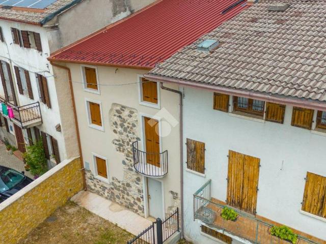 Rustico in vendita a Bolca, Vestenanova