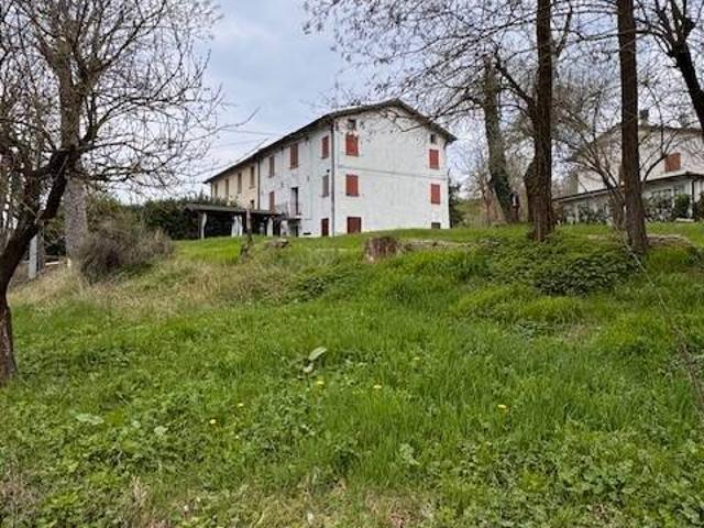 Rustico in vendita a Colline Matildiche, Re