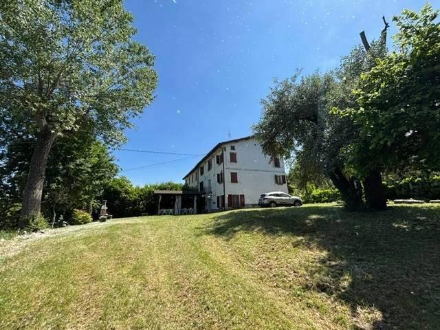 Rustico in vendita a Colline Matildiche, Re