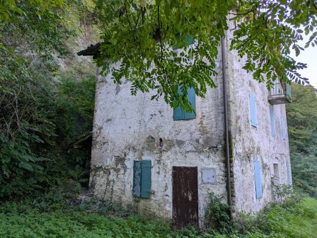 Rustico in vendita a Colline Matildiche, Re