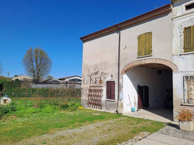 Rustico in vendita a Viadana, Lombardia