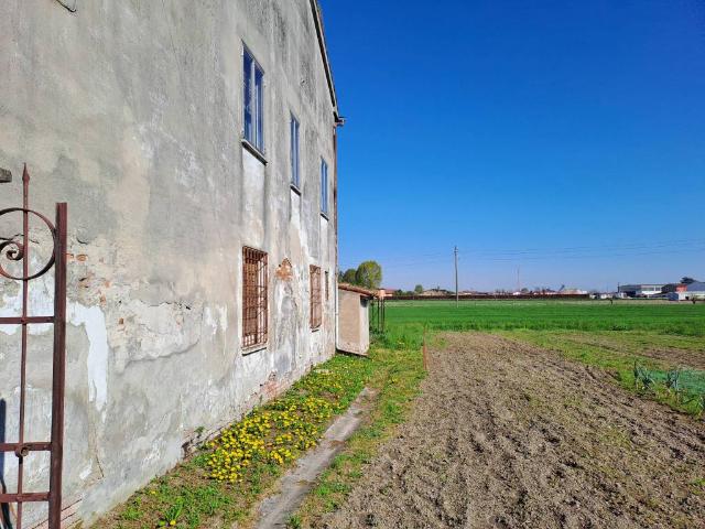 Rustico in vendita a Viadana, Lombardia
