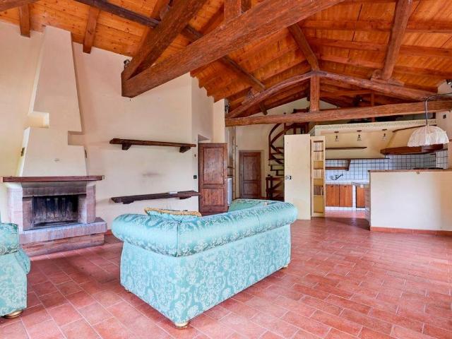 Rustico in vendita a Viano, Reggio nell'Emilia