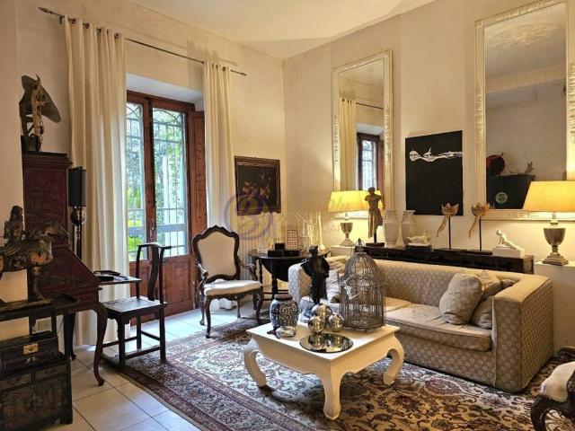Villa Schiera in vendita a Viareggio, Toscana