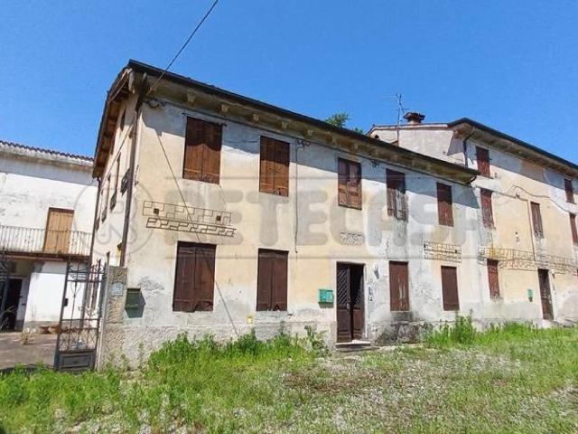 Rustico in vendita a Ferrovieri, Vicenza