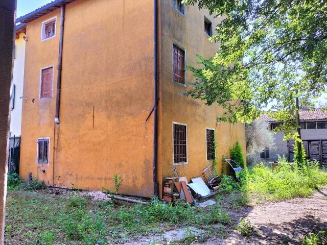Rustico in vendita a Vicenza, Veneto