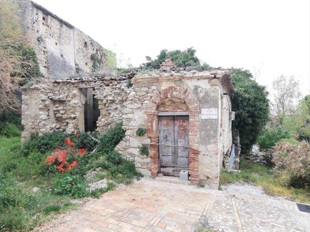 Rustico in vendita a Vicoli, Abruzzo