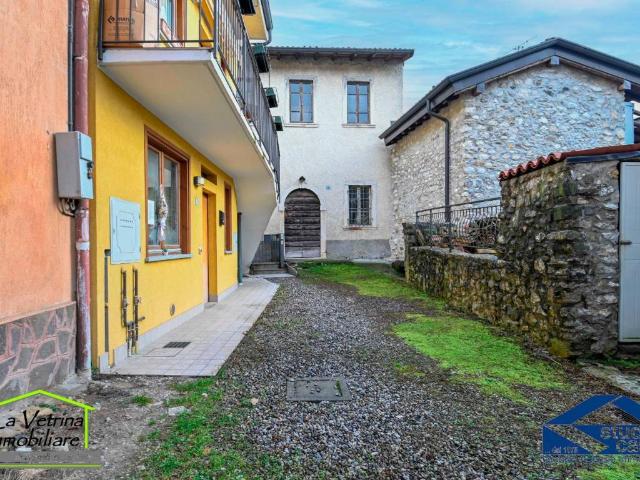 Rustico in vendita a Vigano San Martino, Lombardia
