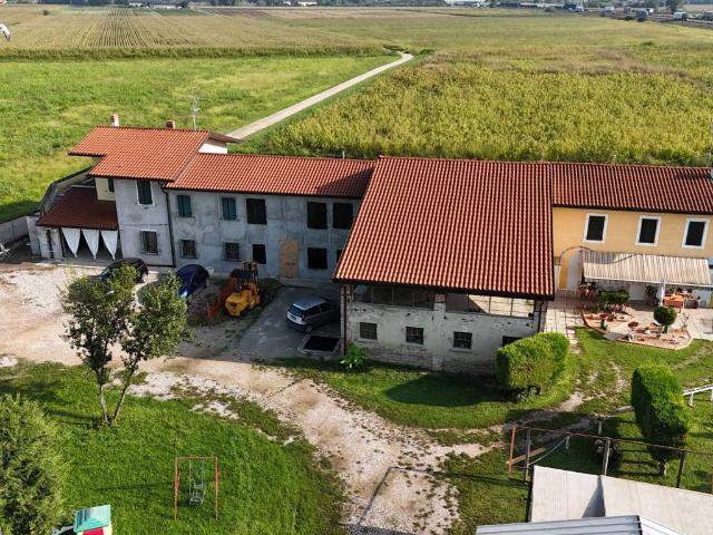 Rustico in vendita a Vigasio, Veneto