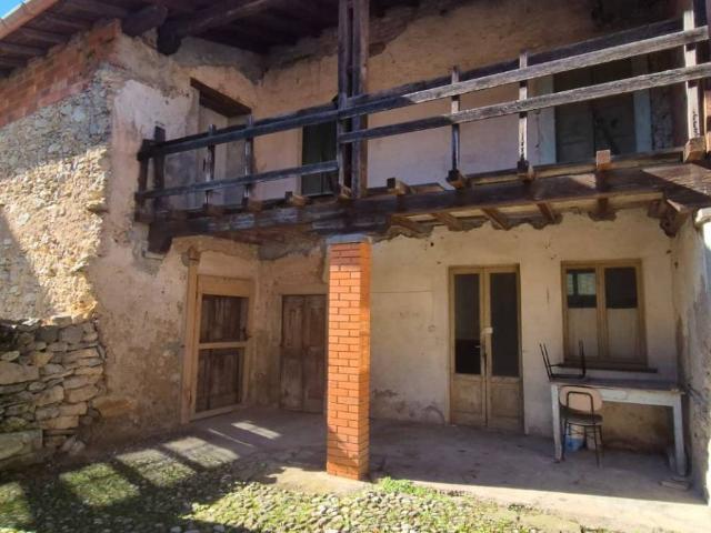Rustico in vendita a Comunità Montana del Piambello, Viggiù