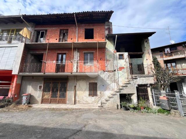 Rustico in vendita a Sobrano, Piemonte