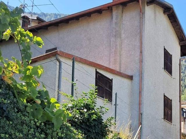 Rustico in vendita a Villa Di Tirano, Lombardia
