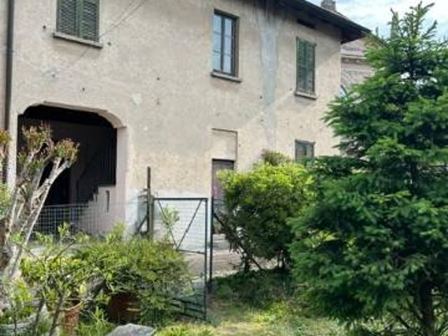 Rustico in vendita a Maccio, Villa Guardia