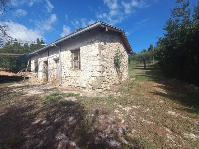 Rustico in vendita a Villa Santo Stefano, Lazio