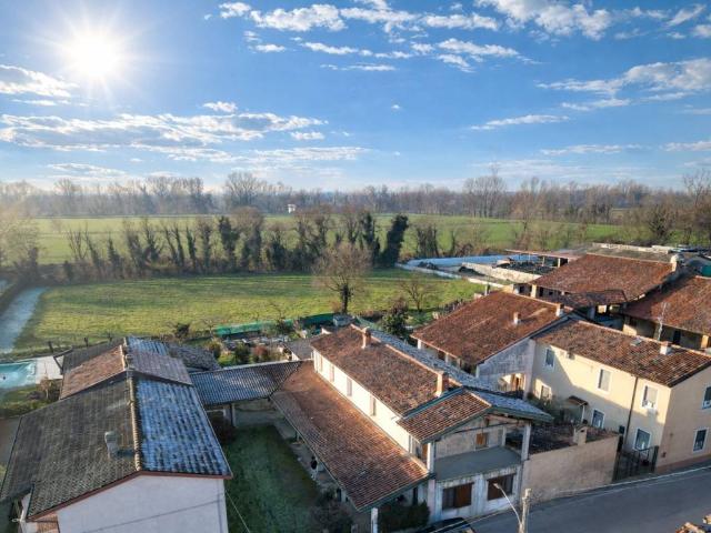 Rustico in vendita a Unione dei Comuni Bassa Bresciana Occidentale, Villachiara