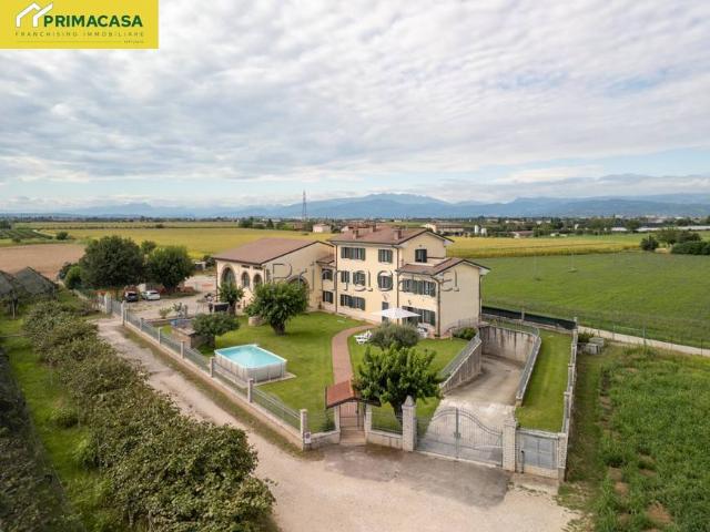 Rustico in vendita a Sud, Villafranca Di Verona