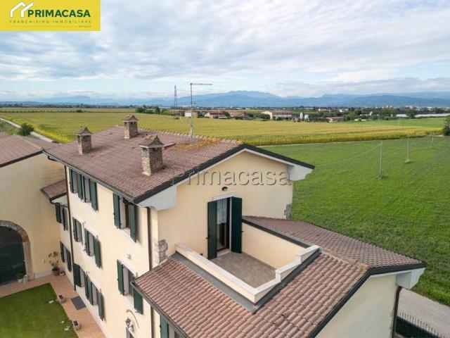 Rustico in vendita a Sud, Villafranca Di Verona