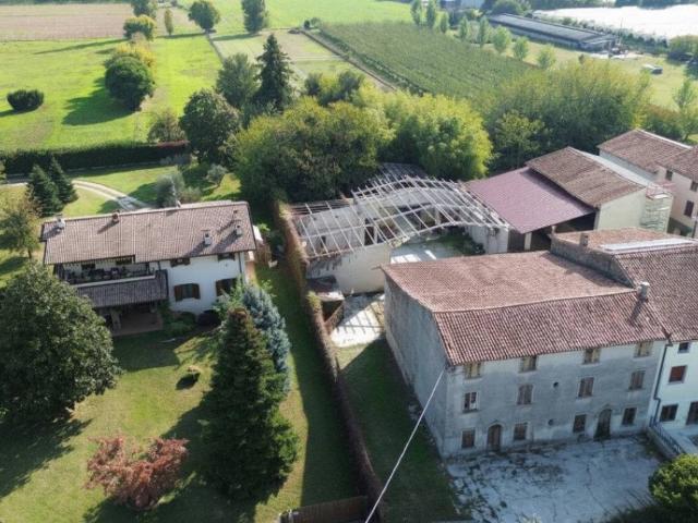Rustico in vendita a Villafranca di Verona, Verona