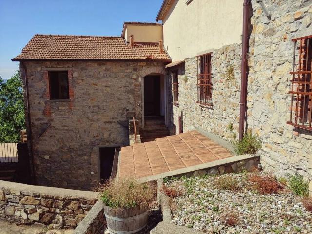Rustico in vendita a Unione di comuni Montana Lunigiana, Villafranca In Lunigiana