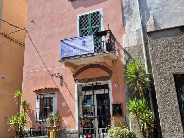 Rustico in vendita a Villanova D'albenga, Liguria