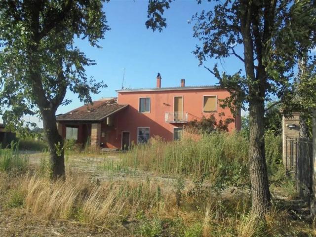 Rustico in vendita a Besenzone, Reggio Emilia