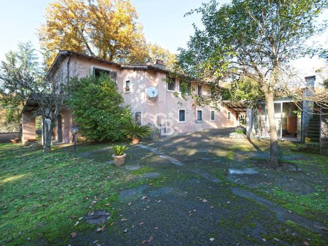 Rustico in vendita a Tobia, Viterbo