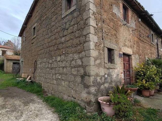 Rustico in vendita a Viterbo, Lazio