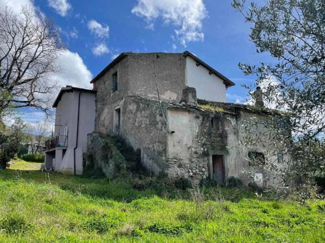 Rustico in vendita a Viterbo, Lazio