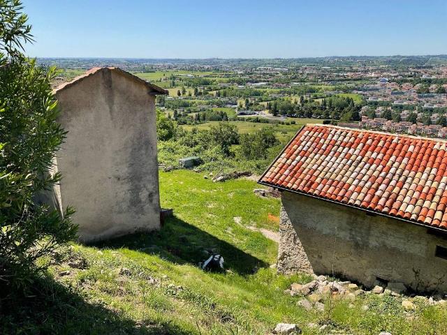 Rustico in vendita a Vittorio Veneto, Veneto