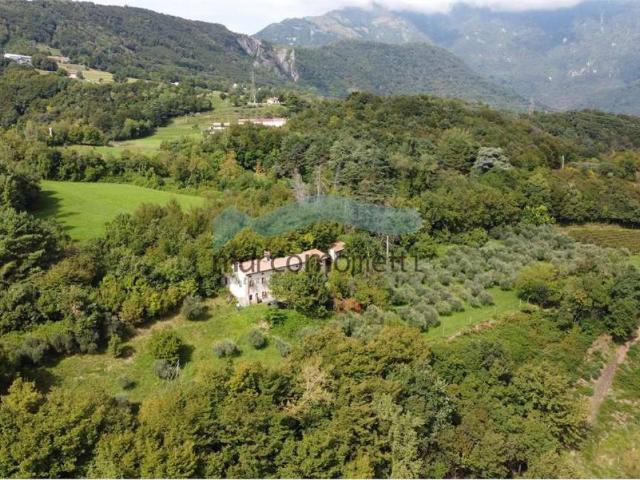 Rustico in vendita a Vittorio Veneto, Veneto