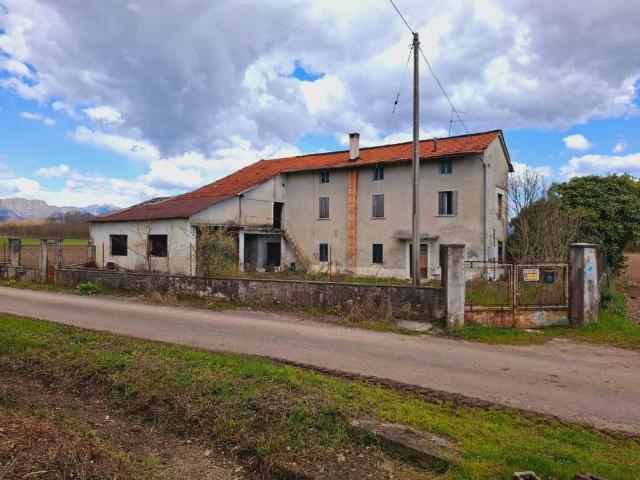 Rustico in vendita a Vivaro, Friuli-Venezia Giulia