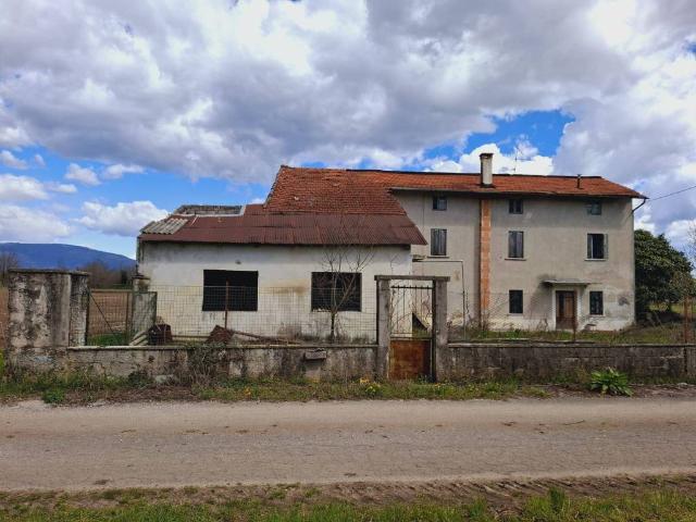 Rustico in vendita a Vivaro, Friuli-Venezia Giulia