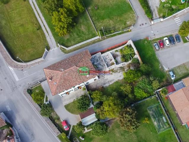 Rustico in vendita a Vivaro, Friuli-Venezia Giulia