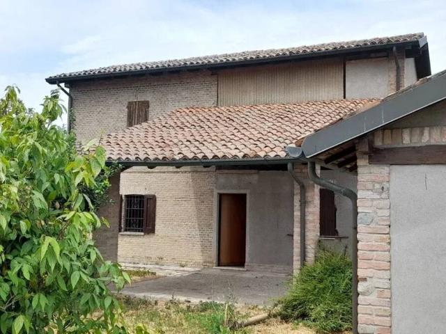 Rustico in vendita a Voghera, Lombardia