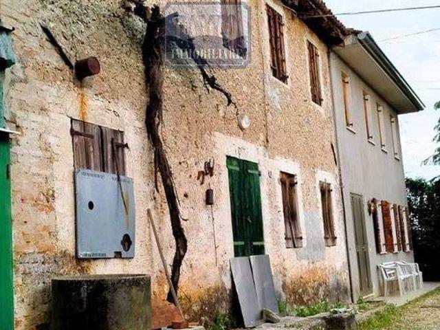 Rustico in vendita a Volpago Del Montello, Veneto