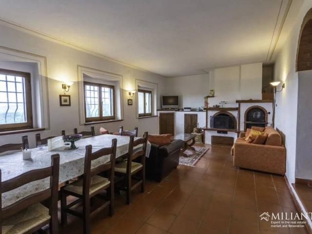 Rustico in vendita a Volterra, Toscana
