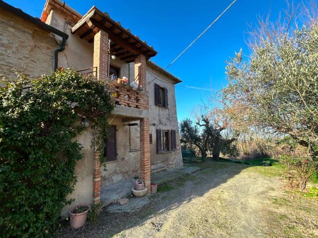 Rustico in vendita a Volterra, Toscana
