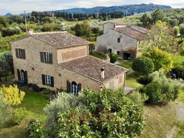 Rustico in vendita a Volterra, Toscana