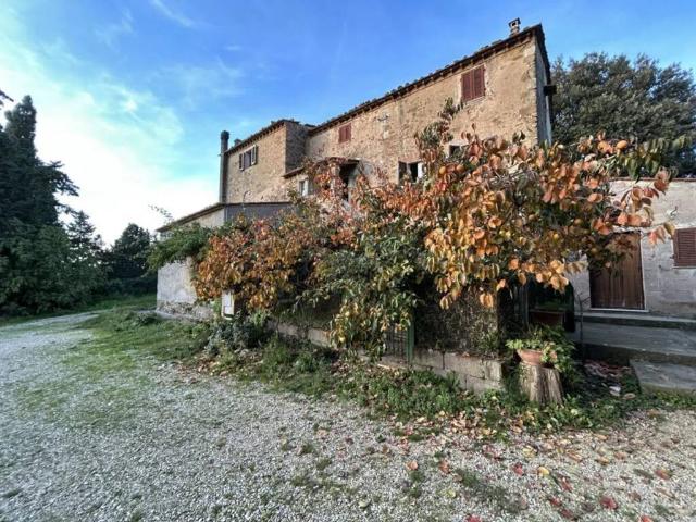 Rustico in vendita a Volterra, Toscana