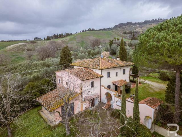 Rustico in vendita a Volterra, Toscana