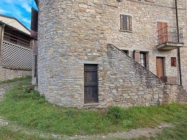 Rustico in vendita a Alta Val Tidone, Trebecco