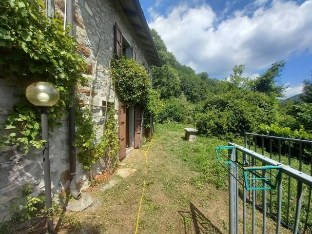Rustico in vendita a Zelbio, Lombardia
