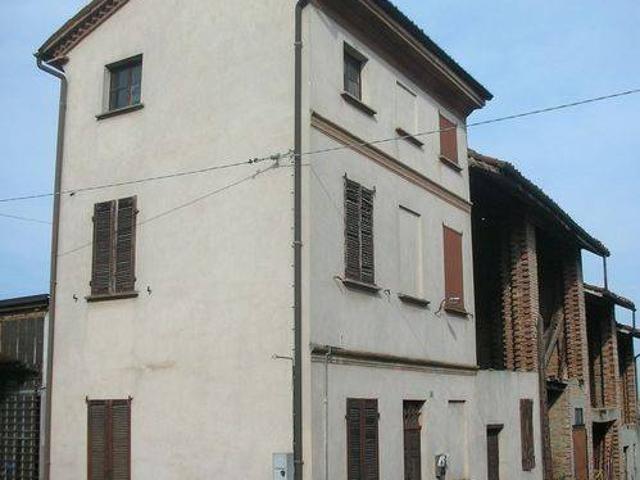 Rustico in vendita a Zenevredo, Lombardia