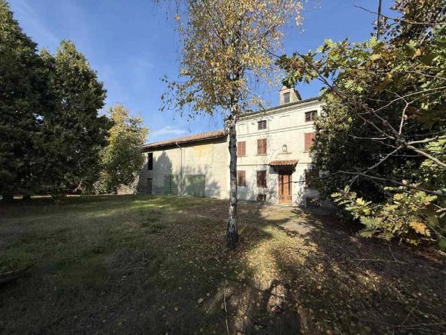 Rustico in vendita a Zenevredo, Lombardia