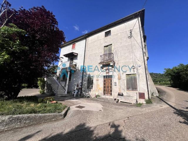 Rustico in vendita a Zermeghedo, Veneto