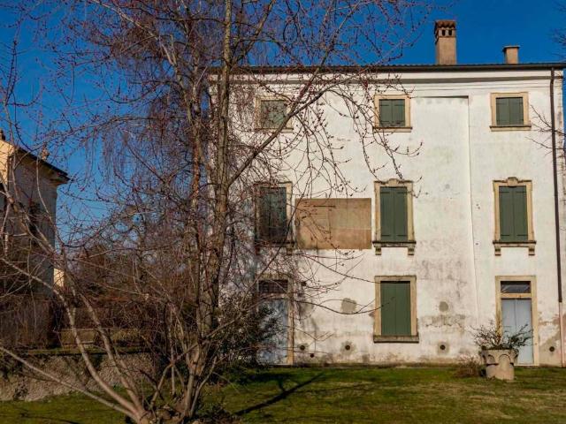 Rustico in vendita a Zevio, Veneto