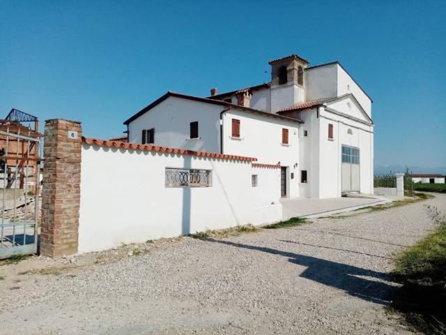 Rustico in vendita a Zevio, Veneto