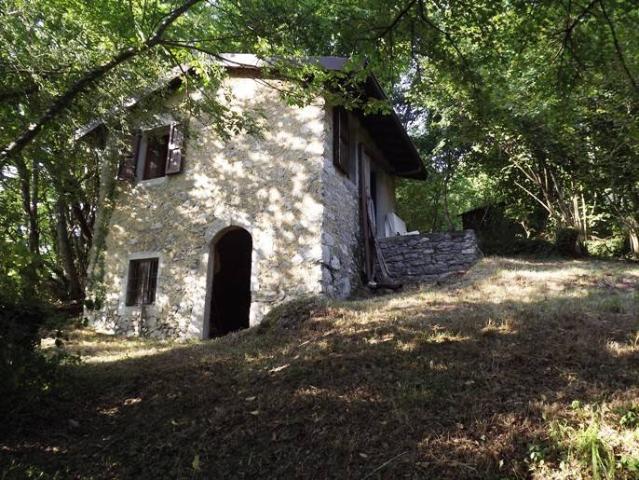 Rustico in vendita a Comunità Montana della Valle Brembana, Zogno