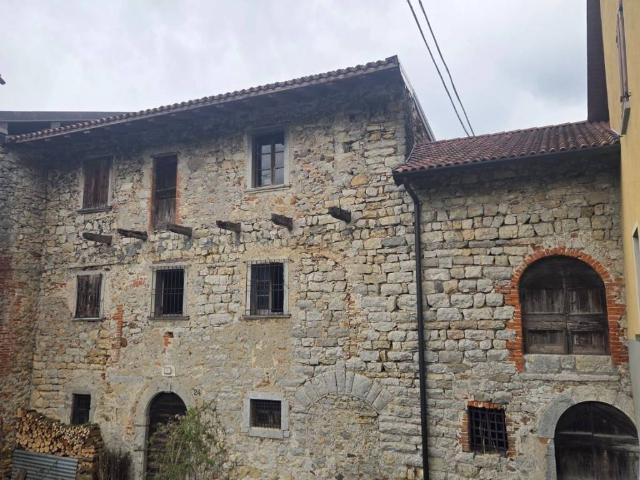 Rustico in vendita a Comunità Montana della Valle Brembana, Zogno